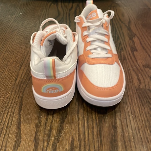 Nike low tops - Picture 3 of 3